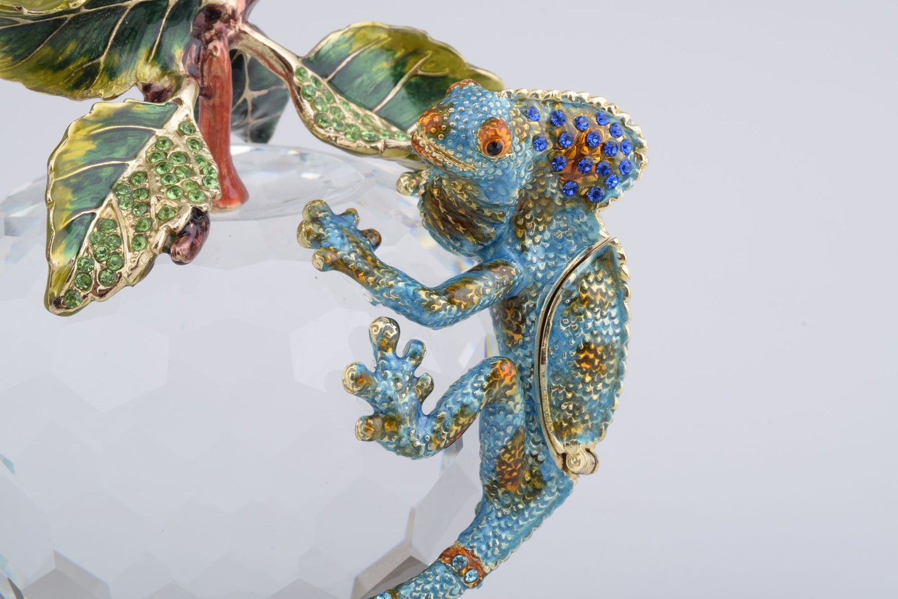 Keren Kopal Crystal Apple with a Chameleon