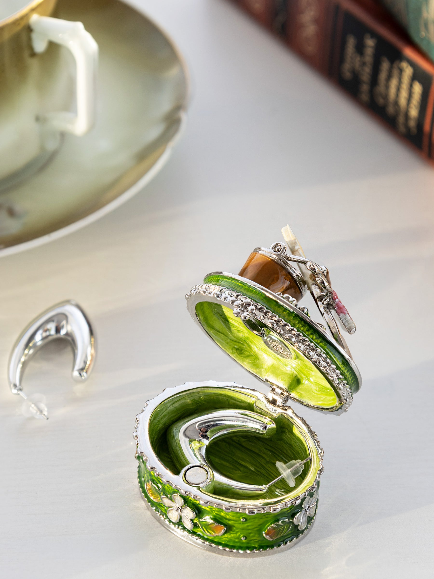 Keren Kopal Bucket & a Shovel with Pink Dragonfly Box