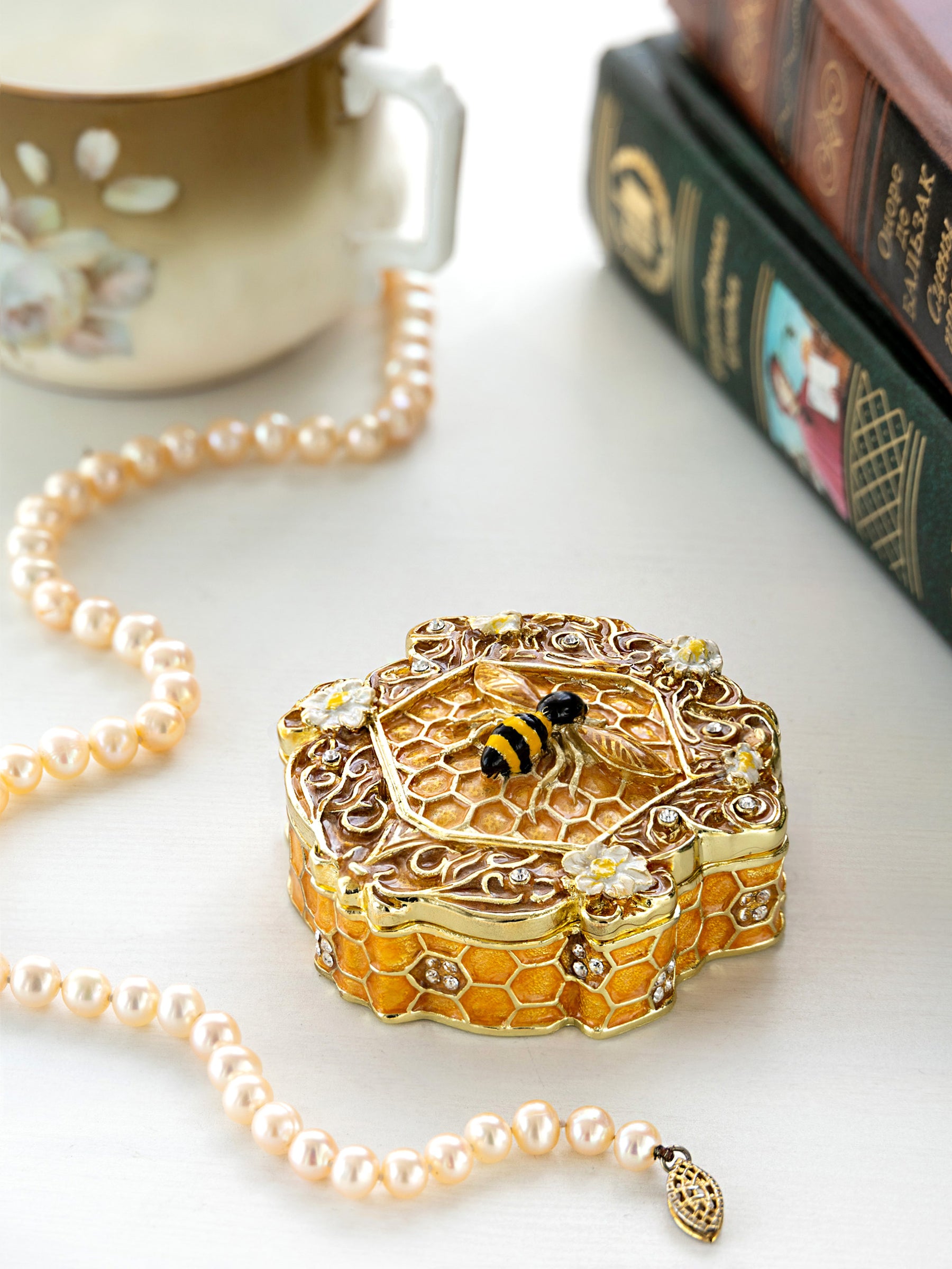 Keren Kopal Trinket Box Honeycomb with a Bee Queen on top