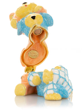 Keren Kopal Cat & Dog Friends sitting Together