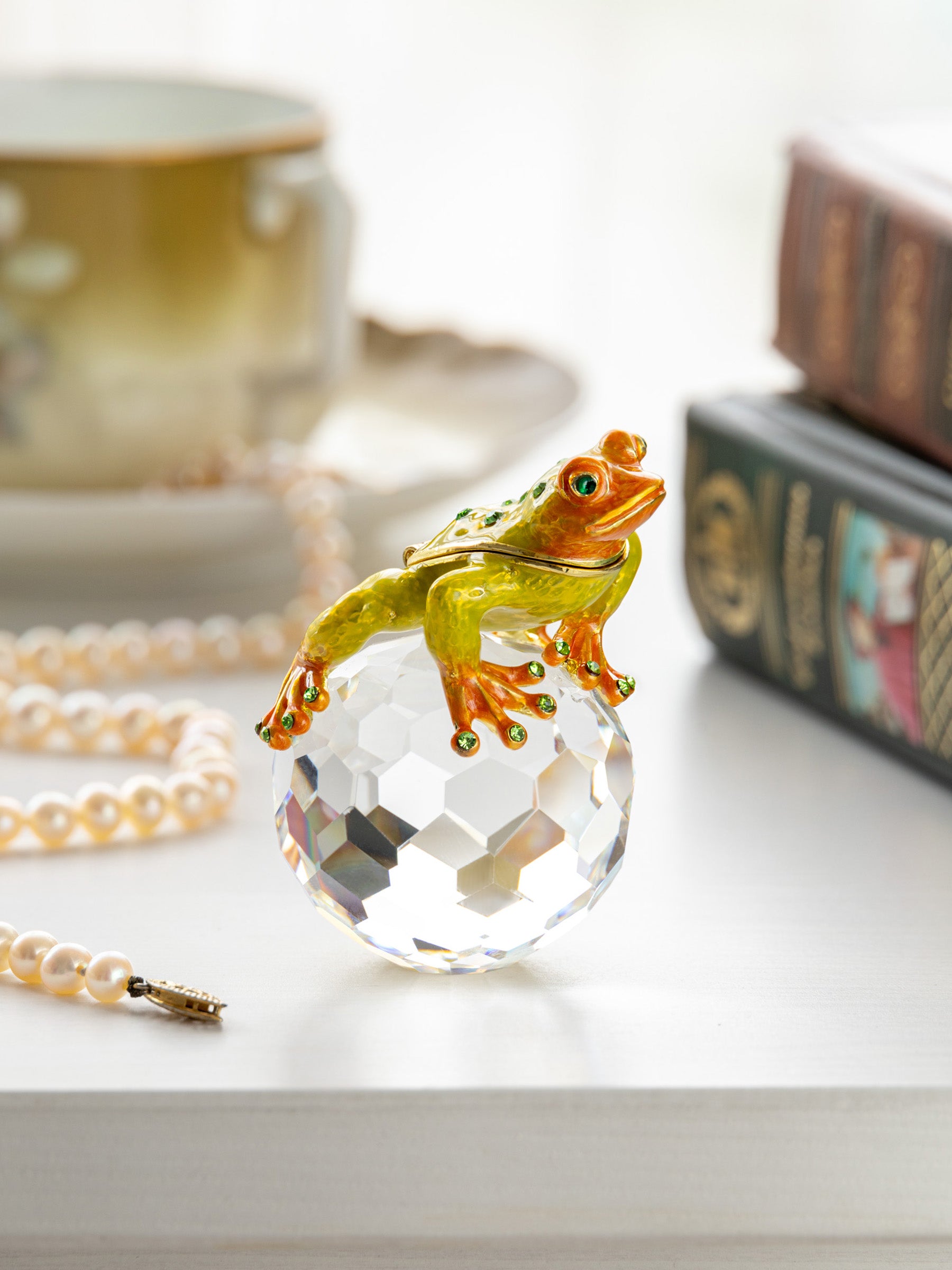 Frog on Crystal