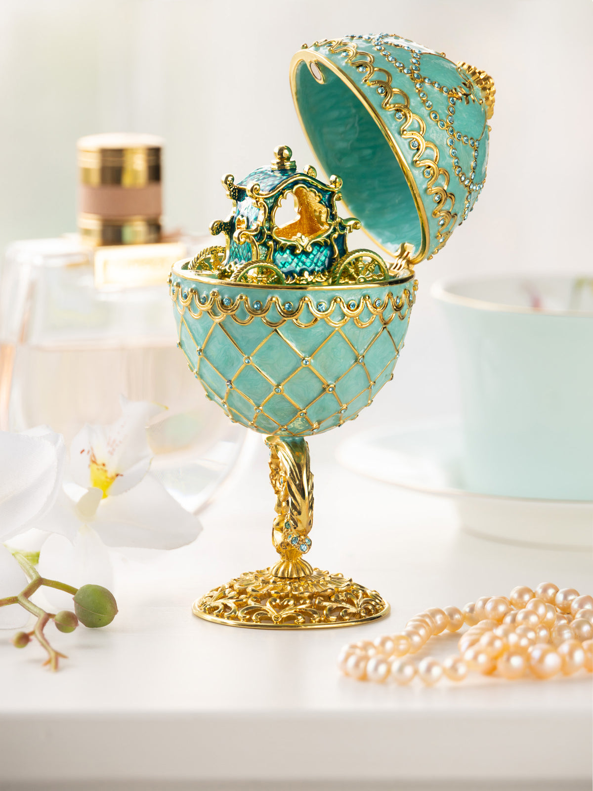 Gold & Turquoise Egg with Royal Carriage