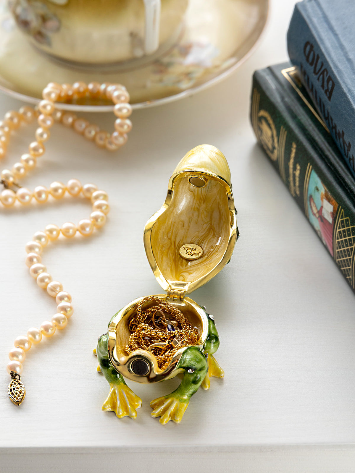 Keren Kopal Black Spotted Toad Frog with a Baby Frog on the back