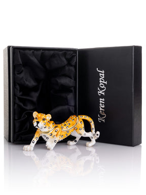 Keren Kopal Cheetah on the Hunt