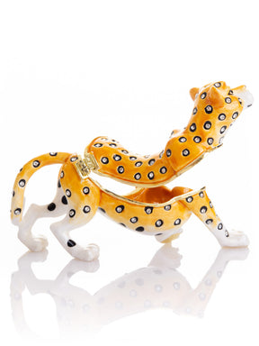 Keren Kopal Cheetah on the Hunt