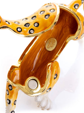 Keren Kopal Cheetah on the Hunt