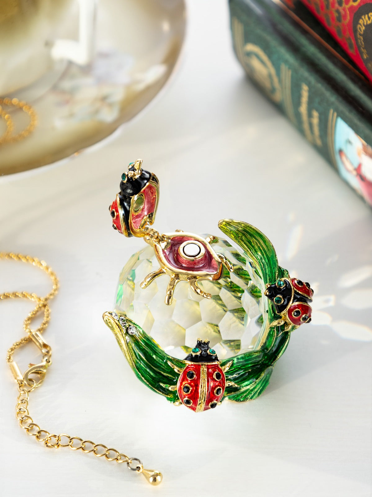 Keren Kopal Cute Ladybugs on Crystal