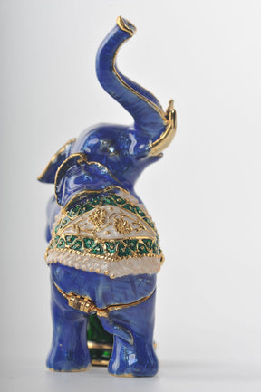 Keren Kopal Blue Elephant on Green Stage