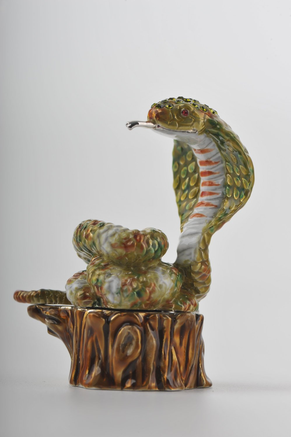 Keren Kopal Cobra Snake on Tree Trunk  51.50