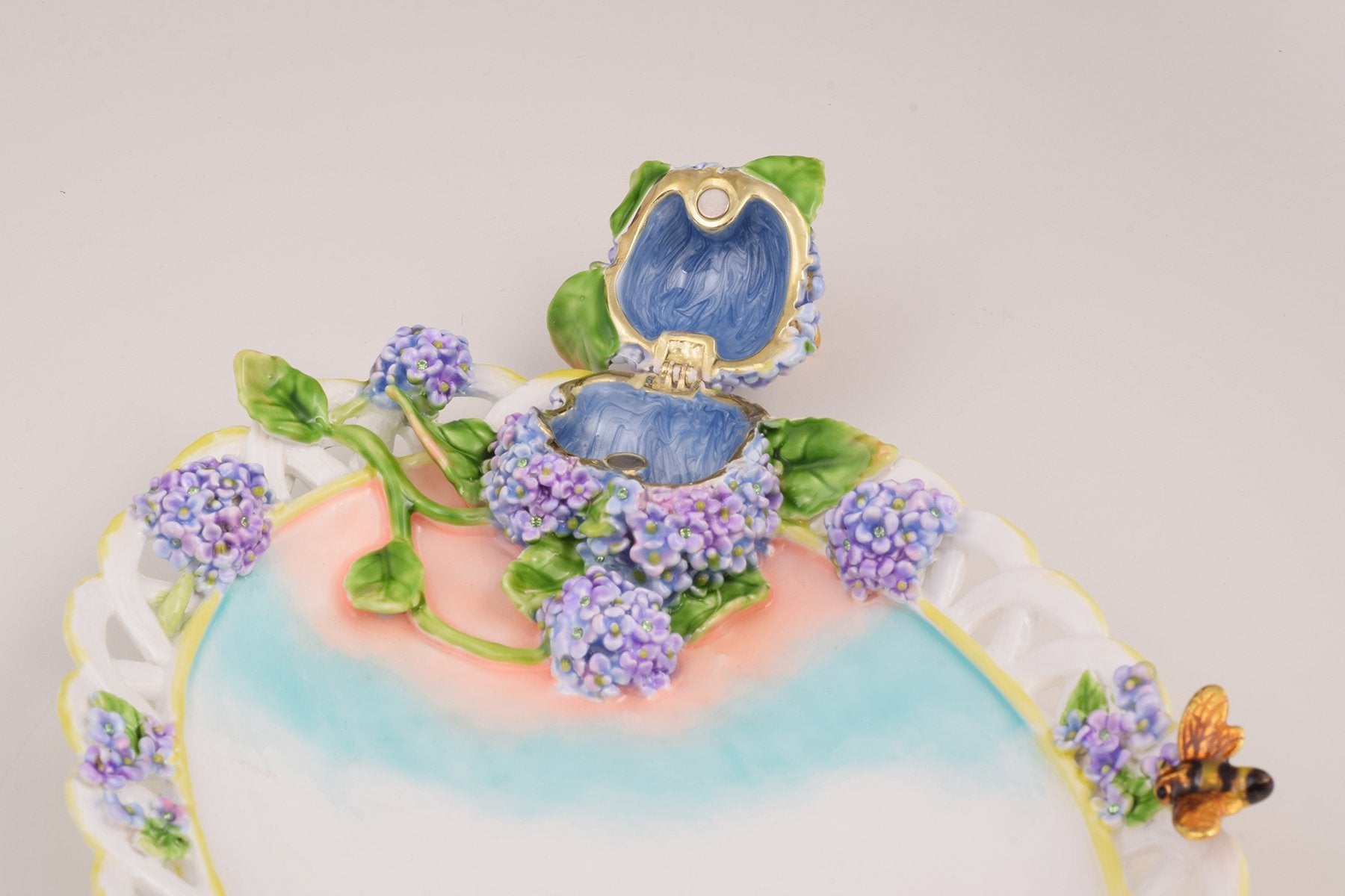 Keren Kopal White Plate Decorated Trinket Box